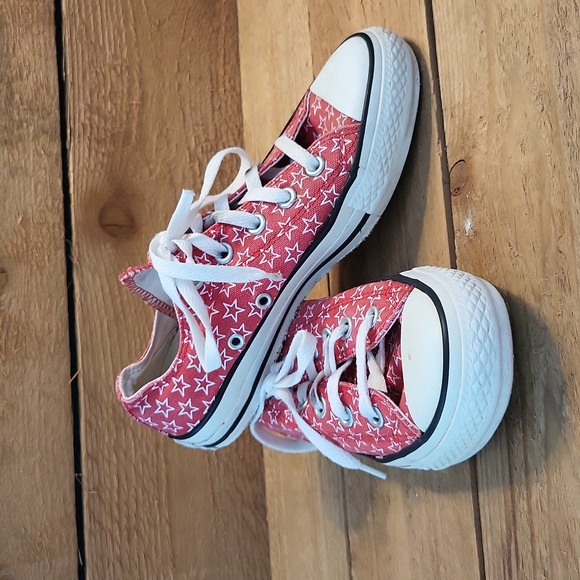 Converse - Picture 1 of 8